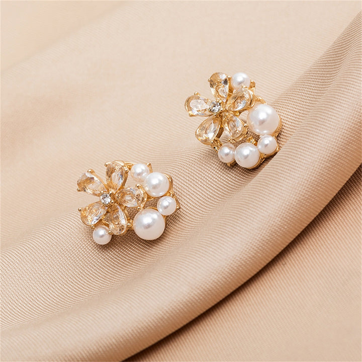 1 Pair Ear Stud Eye-catching High Hardness Alloy Anti-fade Flower Shape Stud Earrings for Women Image 4