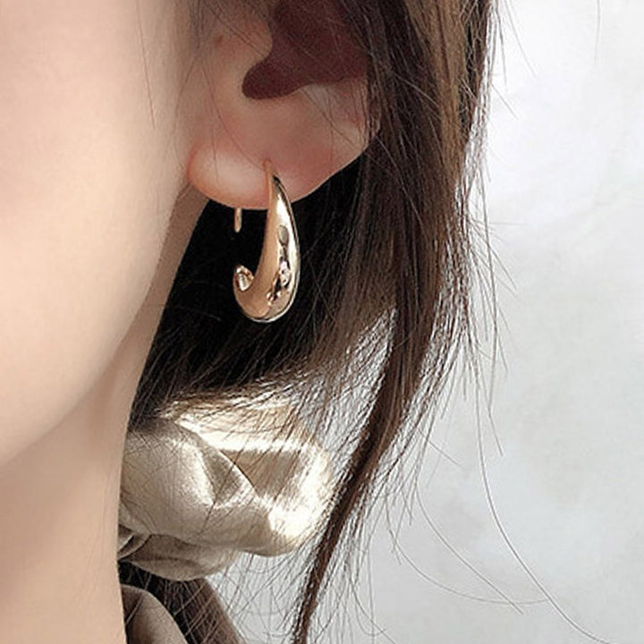 1 Pair Hoop Earrings Geometric Arc Simple Lightweight Exquisite Chic Earrings for Minimalist Image 3