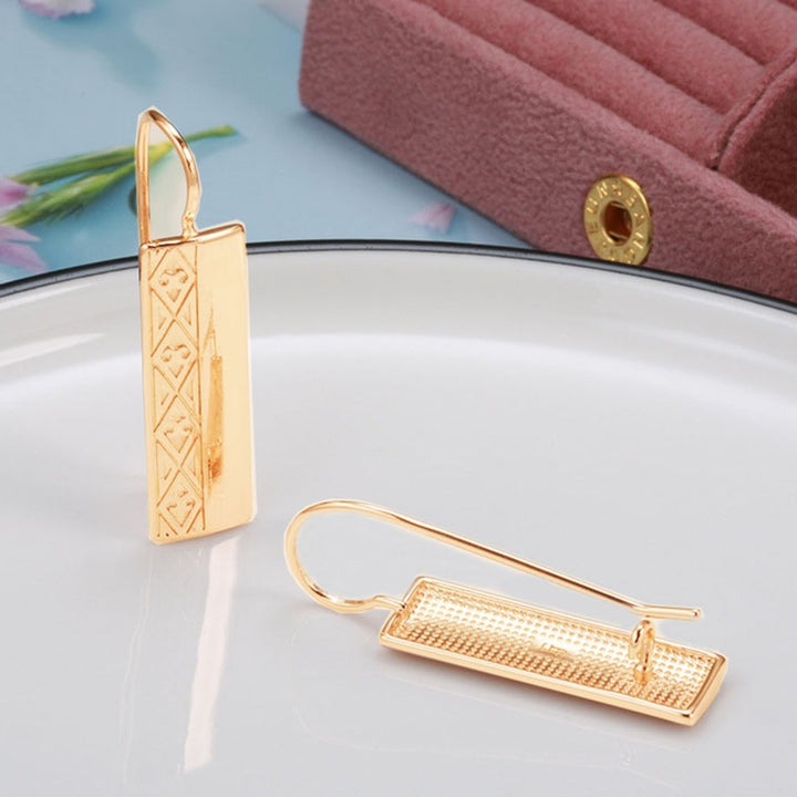 1 Pair Artistic Hook Earrings Eye-catching Alloy Rectangle Design Clip Earrings for Holiday Image 4