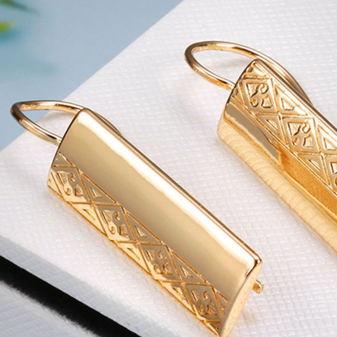 1 Pair Artistic Hook Earrings Eye-catching Alloy Rectangle Design Clip Earrings for Holiday Image 7
