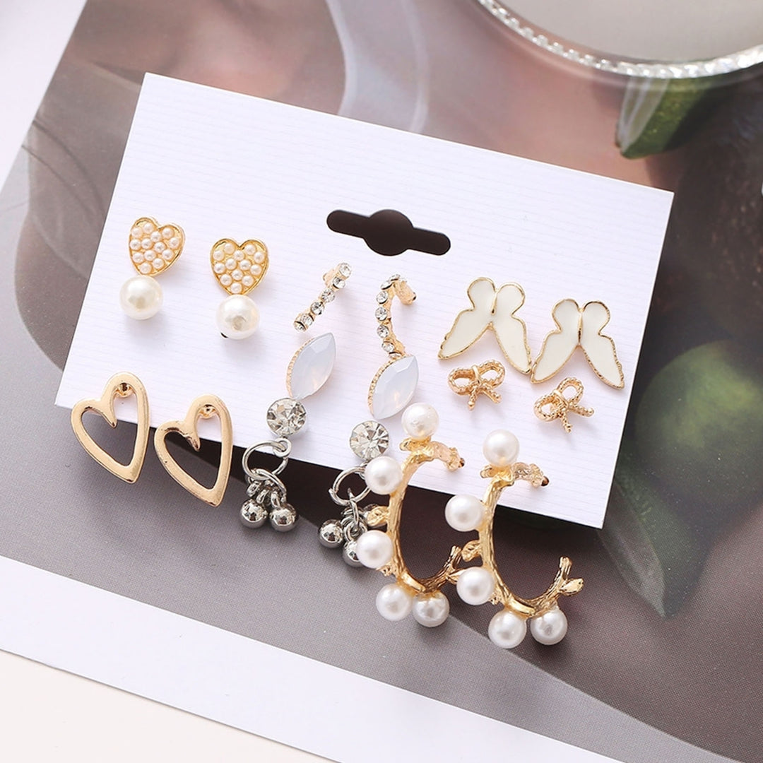 1 Set Stud Earrings Heart Rhinestone Acrylic Fashion Appearance Sparkling Earrings for Daily Wear Image 4
