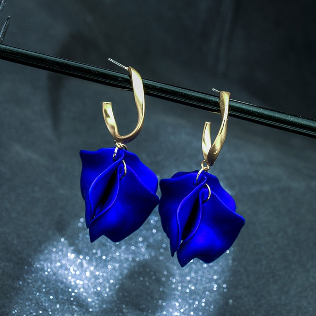 1 Pair Pendant Earrings Sweet Exquisite Piercing Rose Petal Hoop Earrings for Daily Life Image 3
