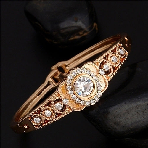 Womens Fashion Gold Plated Rhinestone Exquisite Twist Bangle Charm Jewelry Gift Image 1