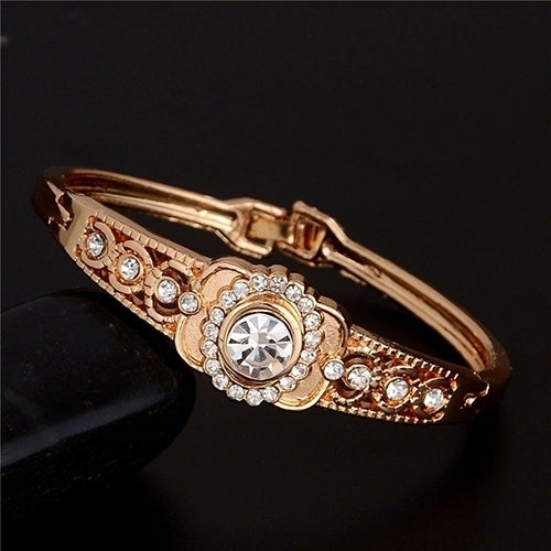 Womens Fashion Gold Plated Rhinestone Exquisite Twist Bangle Charm Jewelry Gift Image 3