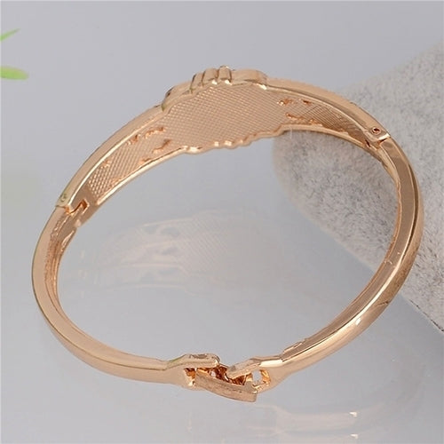 Womens Fashion Gold Plated Rhinestone Exquisite Twist Bangle Charm Jewelry Gift Image 6