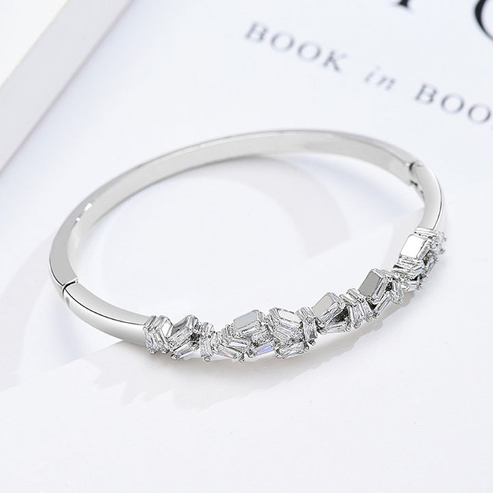 Fashion Women Irregular Geometric 1Row Rhinestone Decor Bangle Bracelet Wristlet Image 2