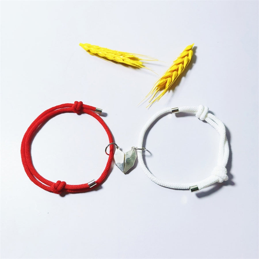 1 Pair Couple Bracelets Adjustable Length Heart Pendant Eye-catching Distance Magnet Attraction Bracelet for Home Image 1