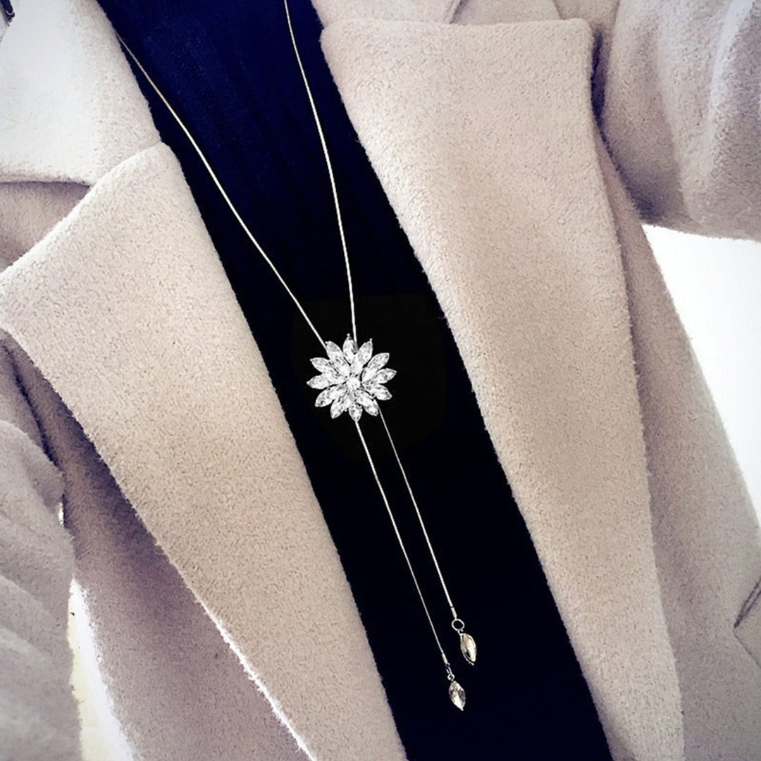 Sweater Chain Snowflake Pendant Attractive Accessories Rhinestone Inlaid Necklace for Women Image 8