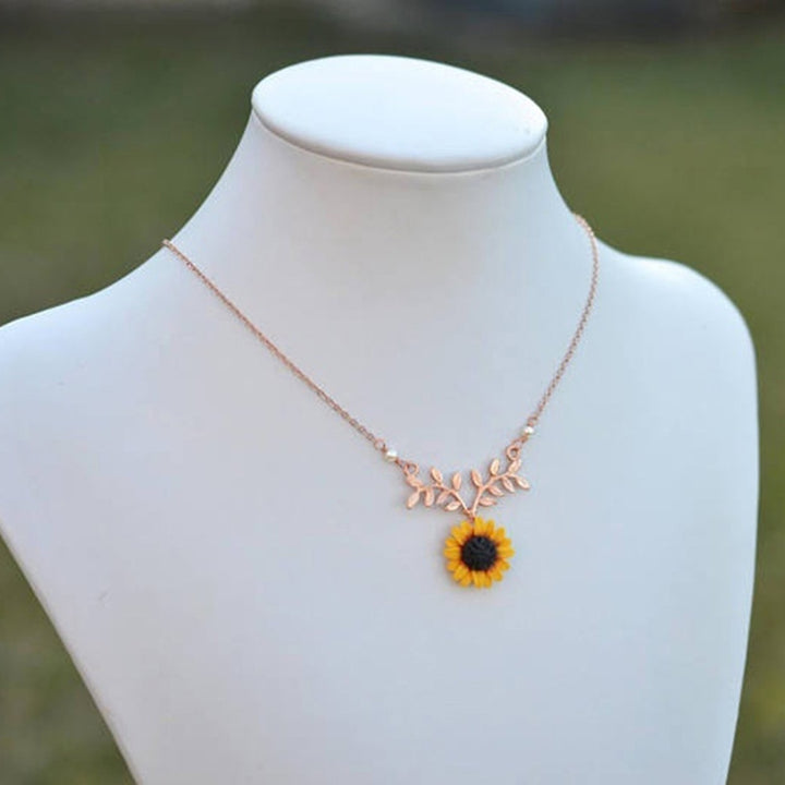 Leave Shape Sunflower Pendant Alloy Luxury Choker Necklace for Party Image 3