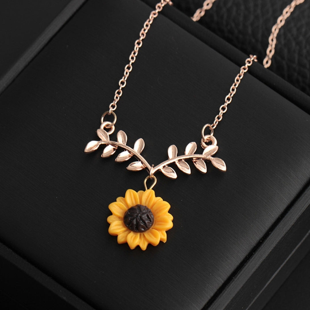 Leave Shape Sunflower Pendant Alloy Luxury Choker Necklace for Party Image 4