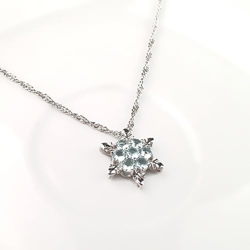 Women Fashion Shiny Rhinestone Snowflake Pendant Short Chain Choker Necklace Image 2