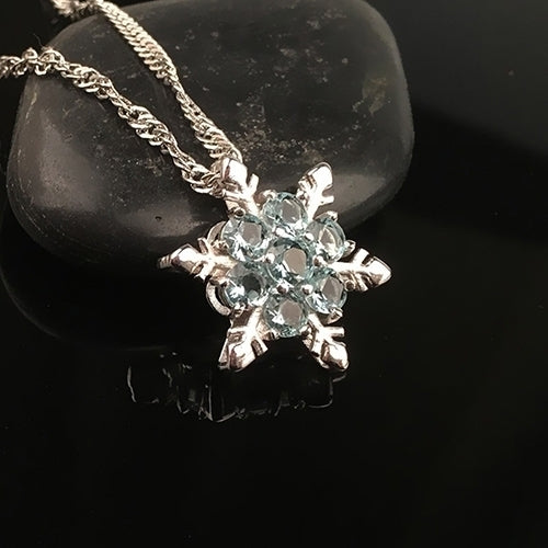 Women Fashion Shiny Rhinestone Snowflake Pendant Short Chain Choker Necklace Image 6