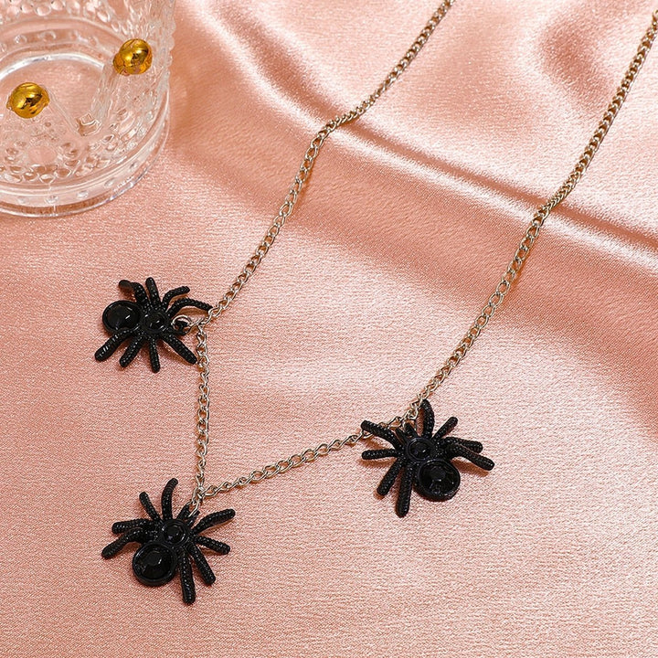 Three Spider-Shaped Pendants Women Necklace Classic Alloy Exaggerated Gothic Halloween Necklace Party Jewelry Image 2