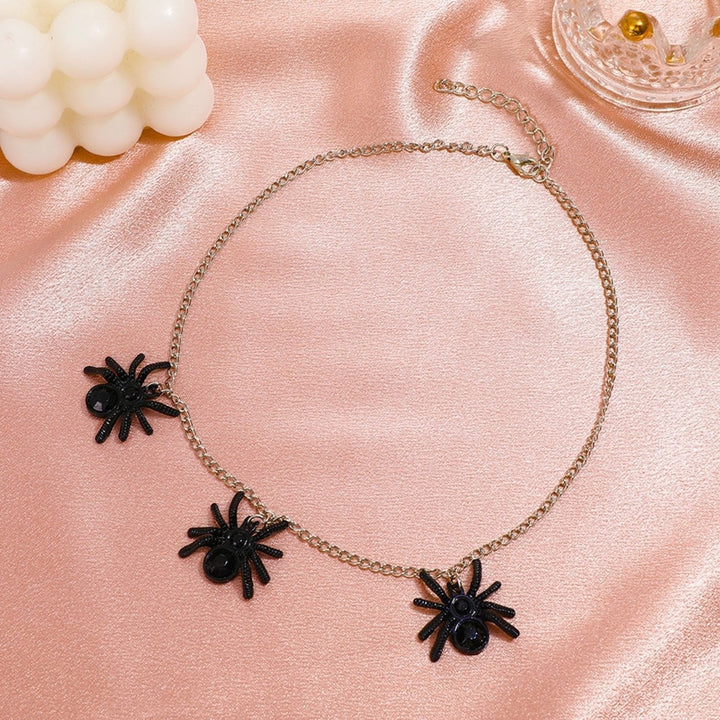 Three Spider-Shaped Pendants Women Necklace Classic Alloy Exaggerated Gothic Halloween Necklace Party Jewelry Image 3