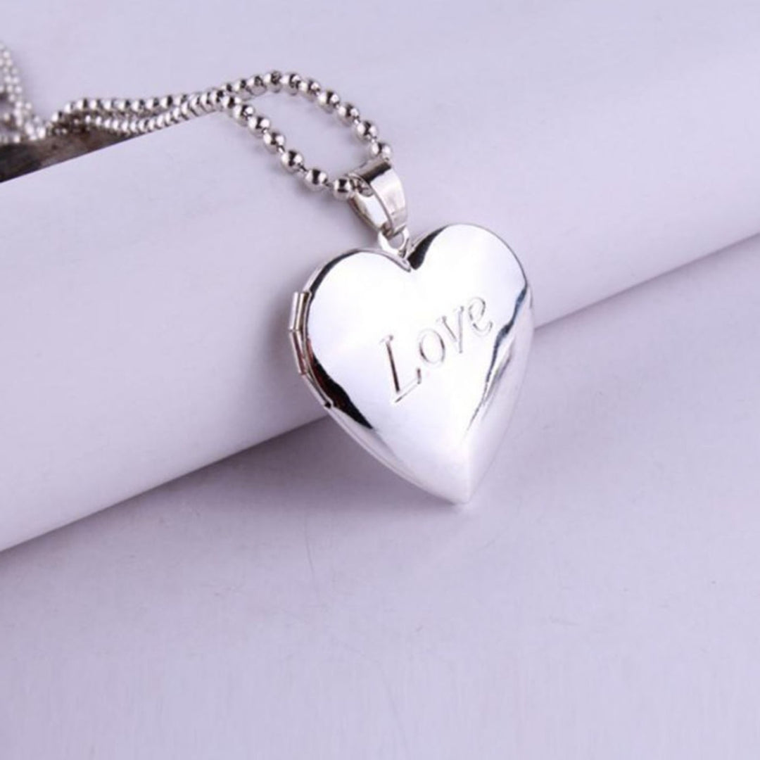 Photo Necklace Smooth Romantic Love Memorial Locket Necklace for Anniversary Image 8