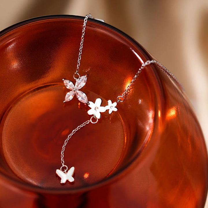 Artistic Ladies Necklace Polished Shining Butterfly Decor Clavicle Necklace for Party Image 4