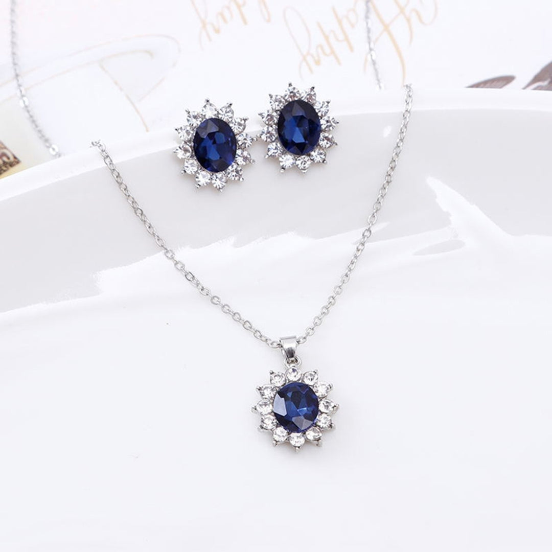 Jewelry Set Elegant Skin-friendly Alloy Fashion Earrings Jewelry Set for Party Image 2