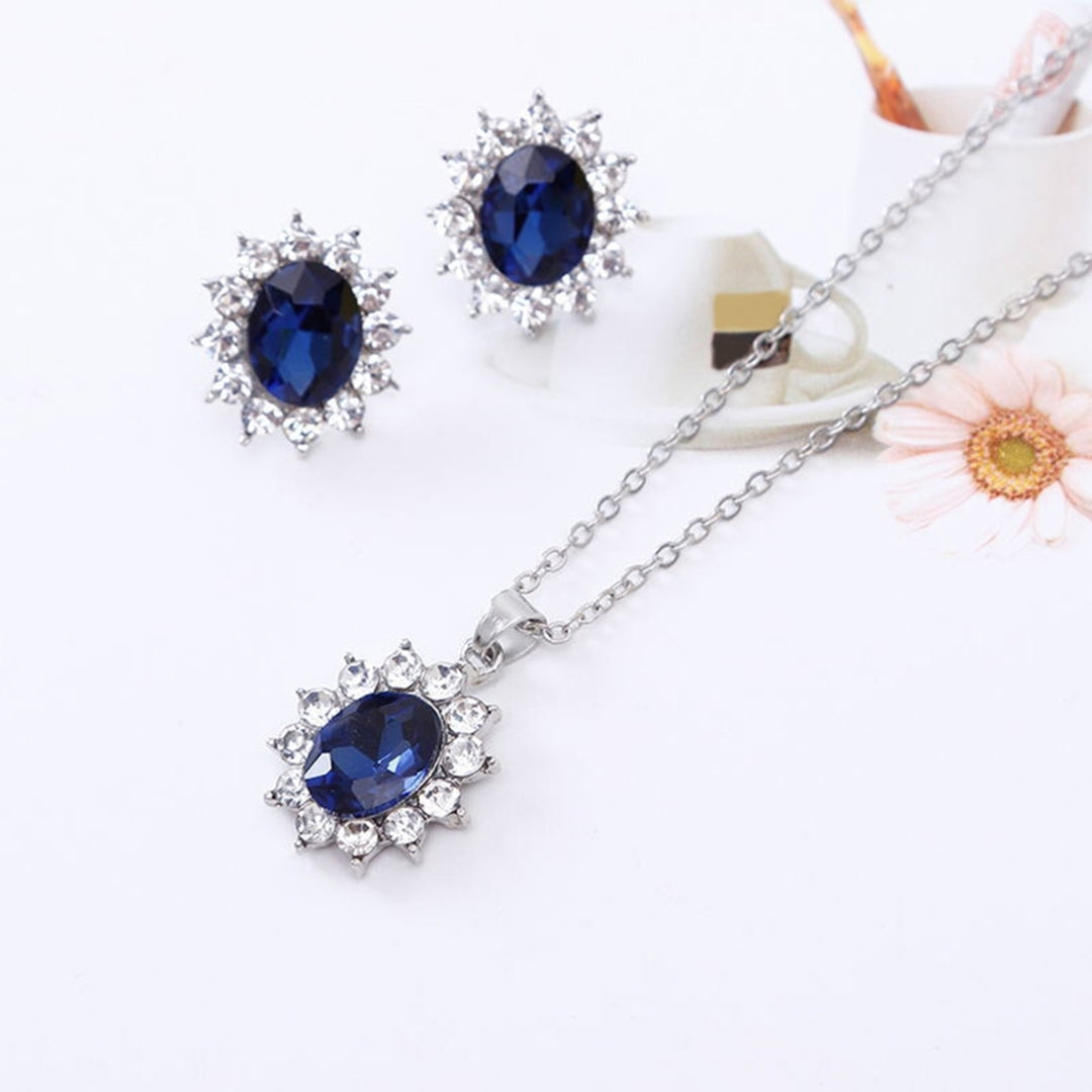 Jewelry Set Elegant Skin-friendly Alloy Fashion Earrings Jewelry Set for Party Image 3