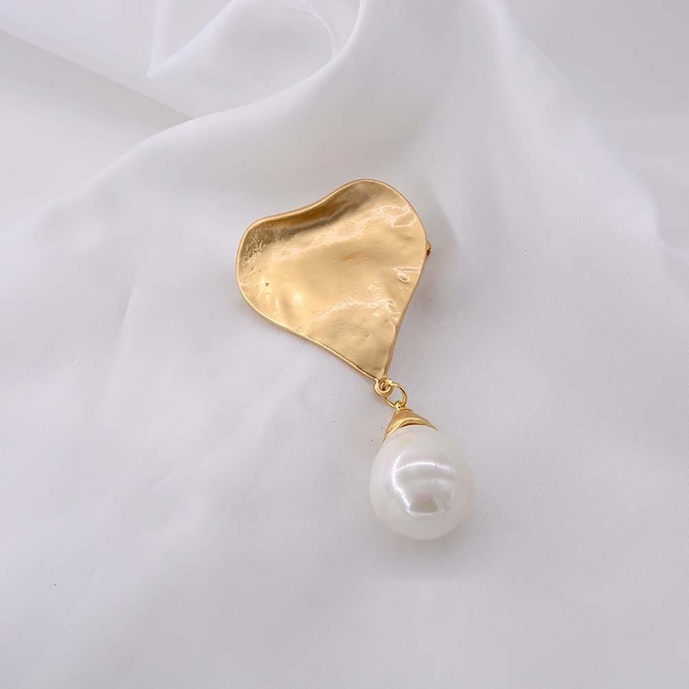 Baroque Women Faux Pearl Heart Shape Brooch Pin Corsage Suit Accessory Jewelry Image 3