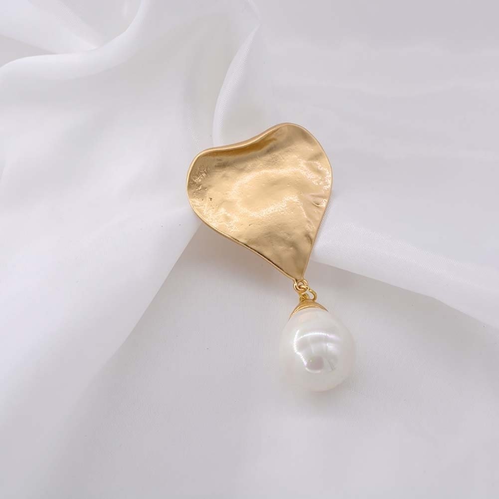 Baroque Women Faux Pearl Heart Shape Brooch Pin Corsage Suit Accessory Jewelry Image 4