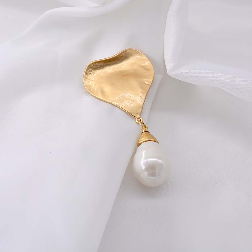 Baroque Women Faux Pearl Heart Shape Brooch Pin Corsage Suit Accessory Jewelry Image 6