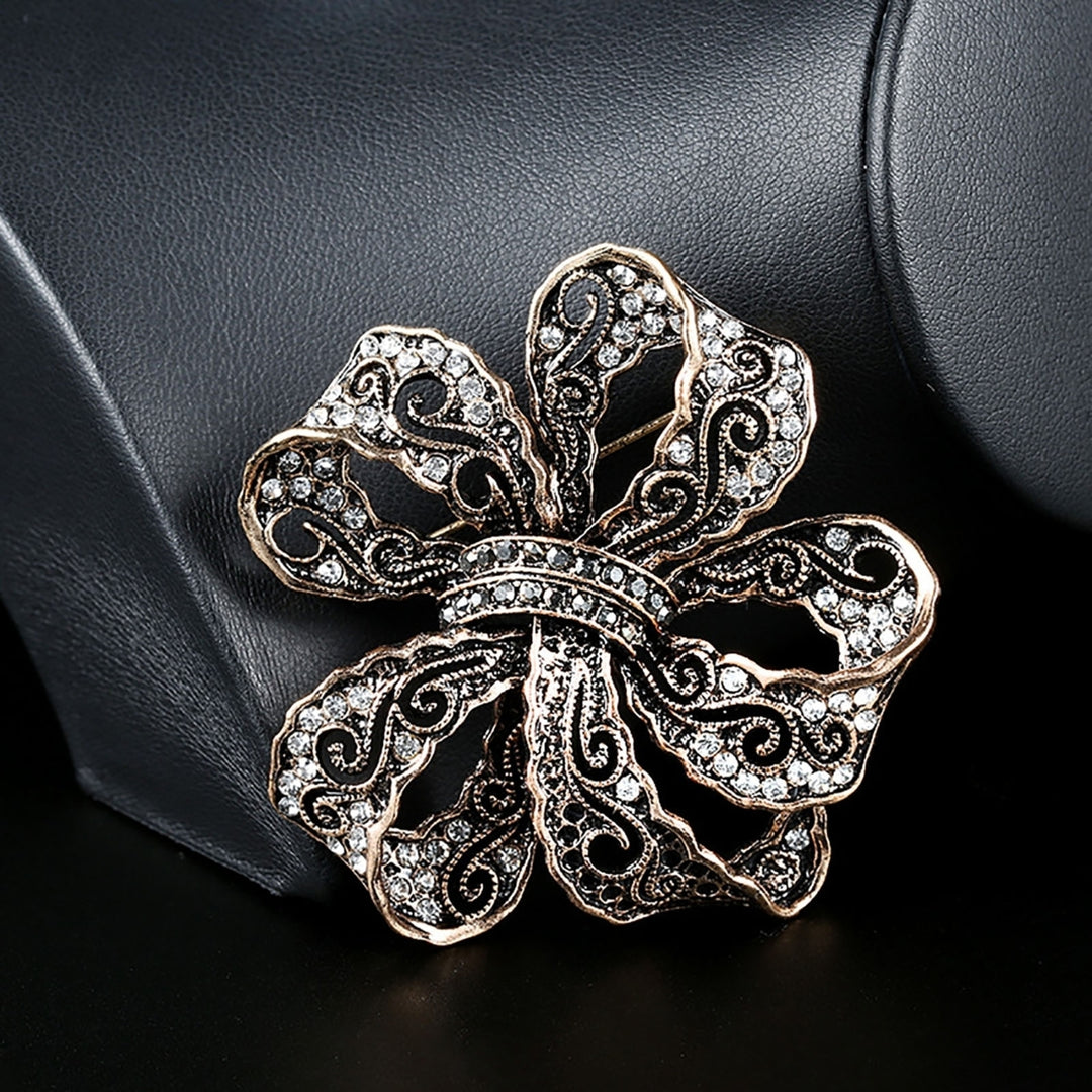 Bohemia Style Rhinestone Flower Shape Retro Brooch Electroplated Long Lasting Party Jewelry Brooch Clothes Decor Image 1