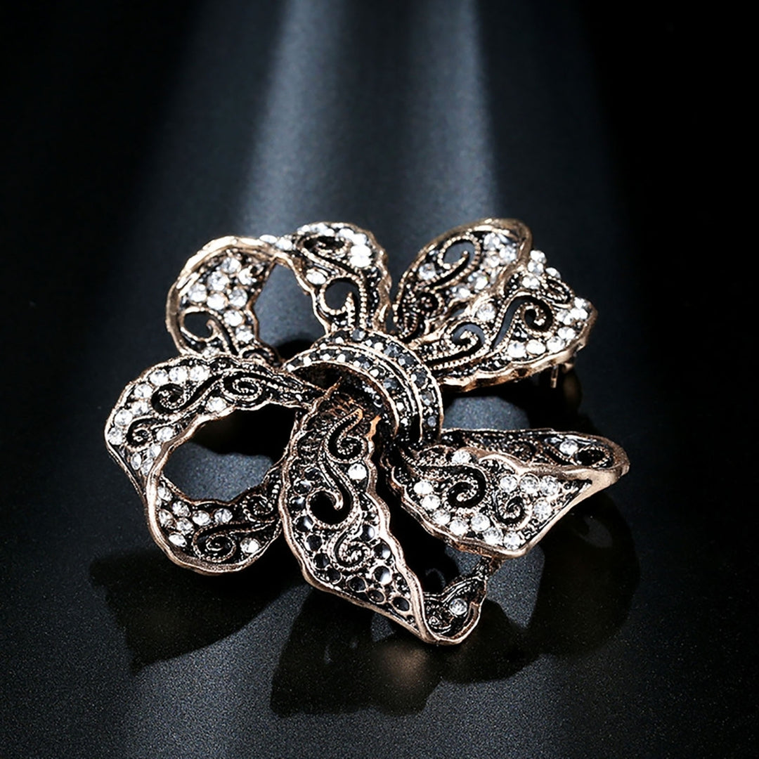 Bohemia Style Rhinestone Flower Shape Retro Brooch Electroplated Long Lasting Party Jewelry Brooch Clothes Decor Image 3