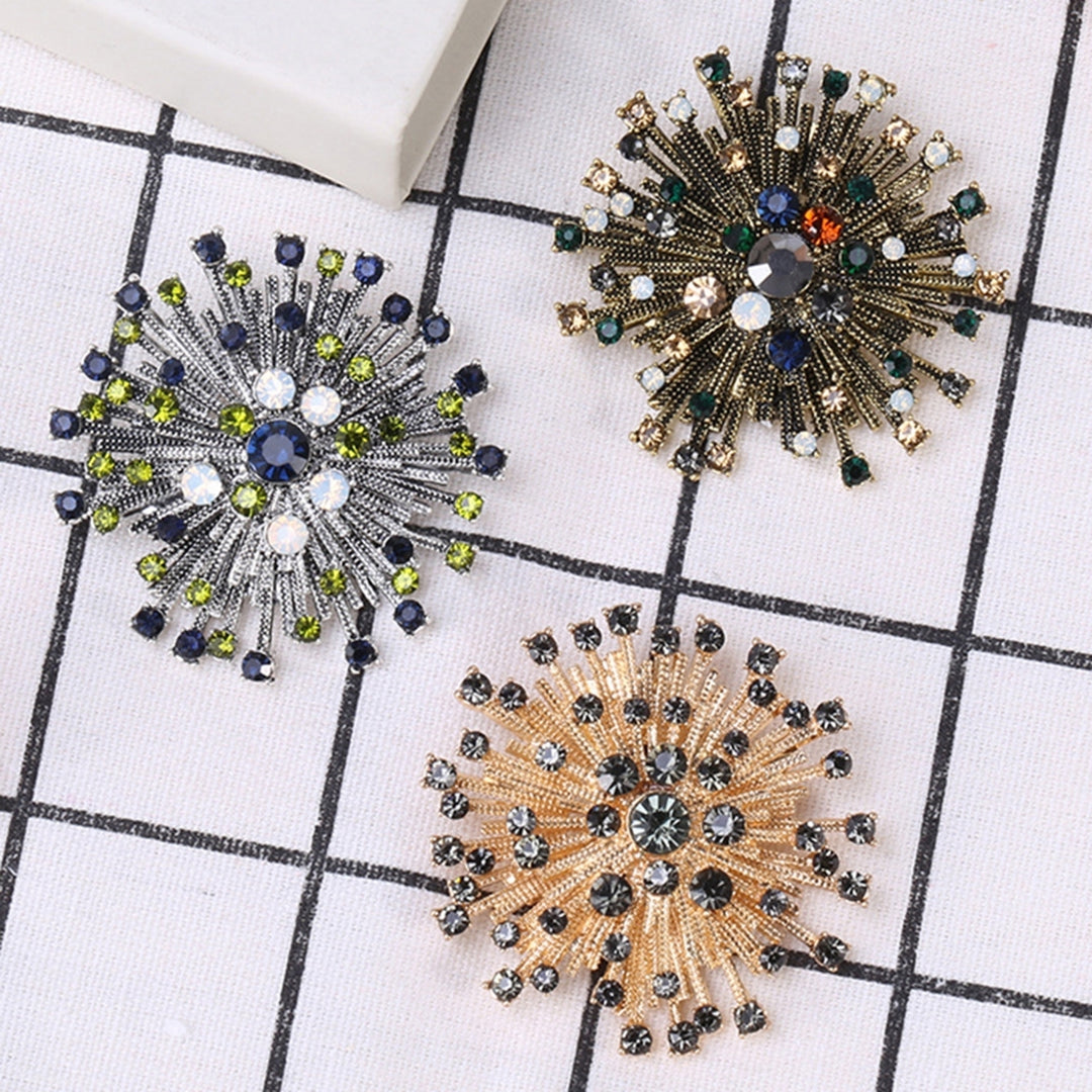 Fashionable Rhinestone Decor Retro Brooch Snowflake Shape Electroplated Long Lasting Party Jewelry Brooch Clothes Decor Image 1