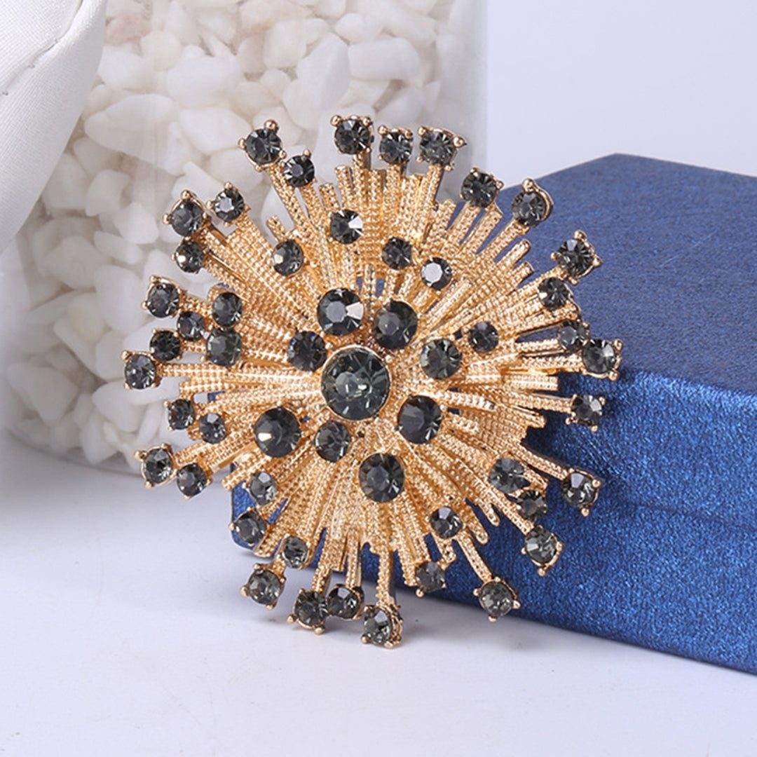 Fashionable Rhinestone Decor Retro Brooch Snowflake Shape Electroplated Long Lasting Party Jewelry Brooch Clothes Decor Image 7