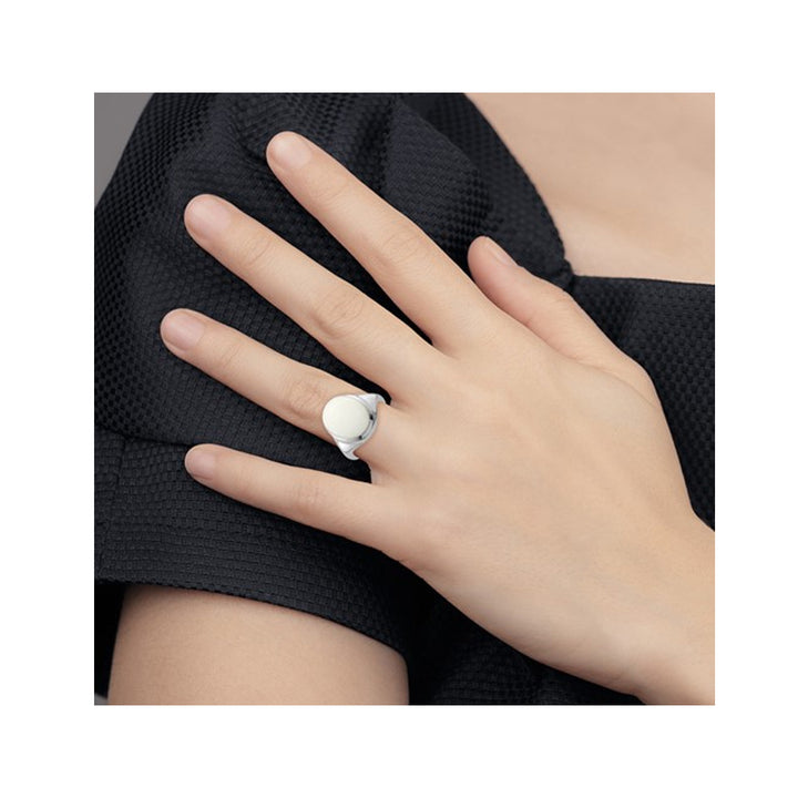 White Agate Ring in Polished Sterling Silver Image 2