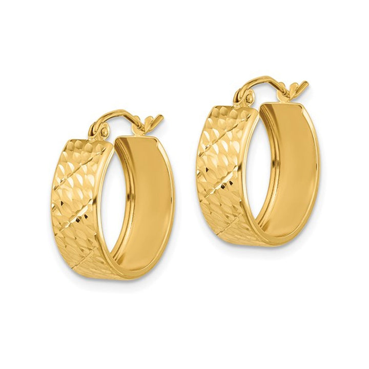 14K Yellow Gold Diamond-Cut Hoop Earrings Image 2