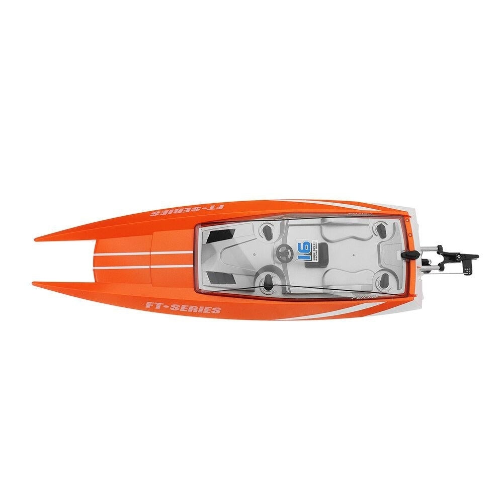 2.4G 4CH RC Boat 540 Brushed 28km,h High Speed With Water Cooling System Toy Image 4