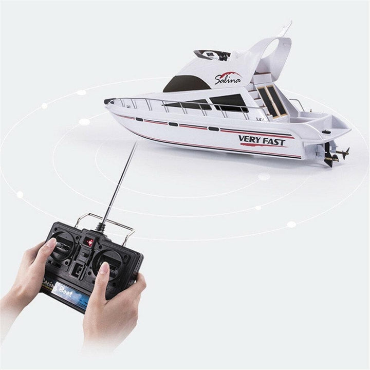 2.4G 70cm Luxury Boat High Speed RC Boat Vehicle Models 7000mah Image 4