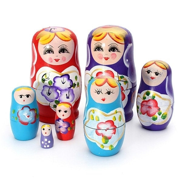 Lovely Russian Nesting Matryoshka 5-Piece Wooden Doll Set Image 1