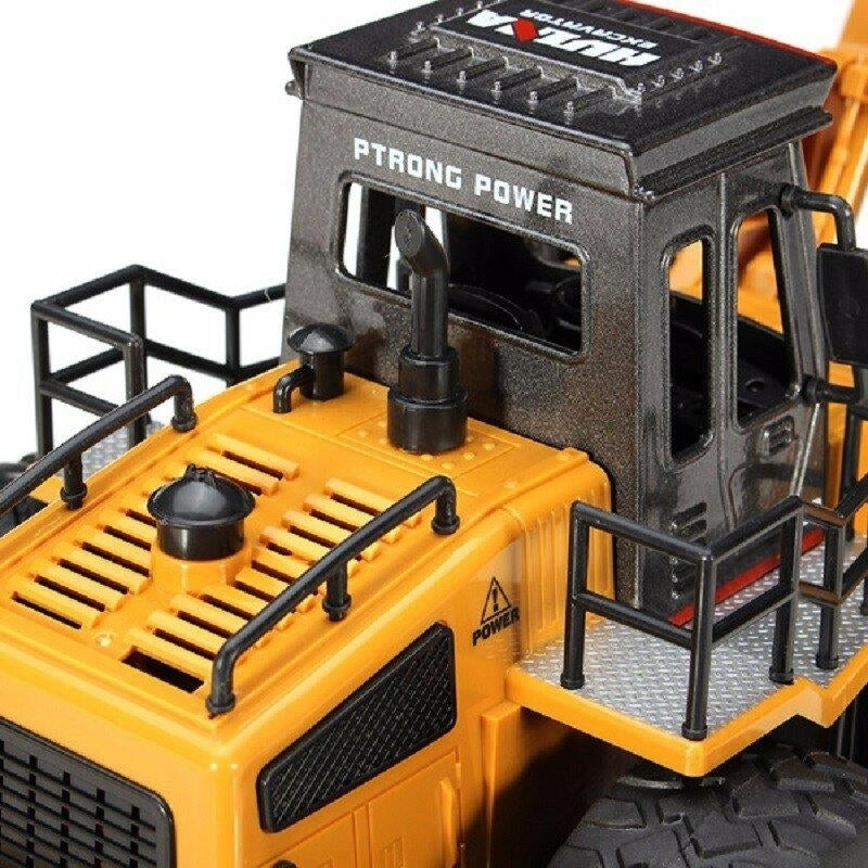 Six Channel 1,18RC Metal Bulldozer Charging RC Car Image 6