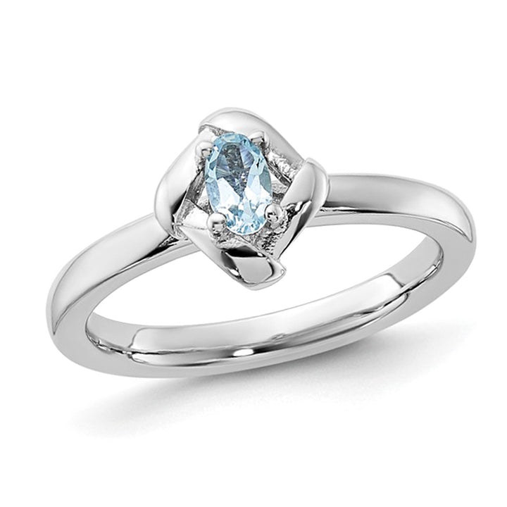 1/4 Carat (ctw) Oval-Cut Aquamarine Ring in Sterling Silver Image 1