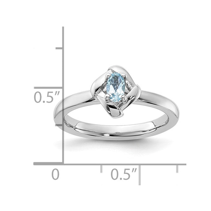 1/4 Carat (ctw) Oval-Cut Aquamarine Ring in Sterling Silver Image 3