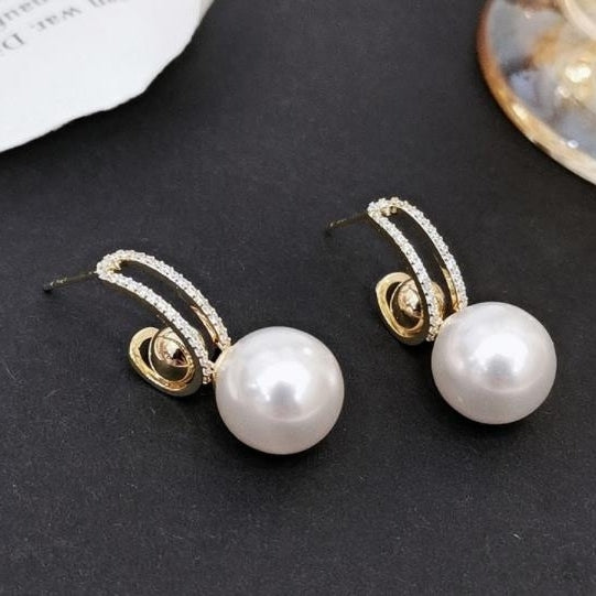 A light and luxurious S925 silver needle accessory with pearl earrings Image 4
