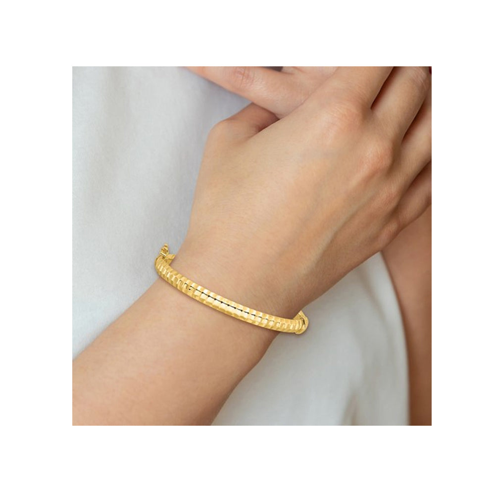 14K Yellow Gold Ridged Polished Bracelet Bangle Image 4