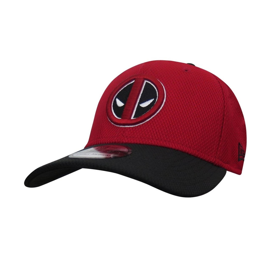 Deadpool Symbol Red and Black 39Thirty Fitted Hat Image 1