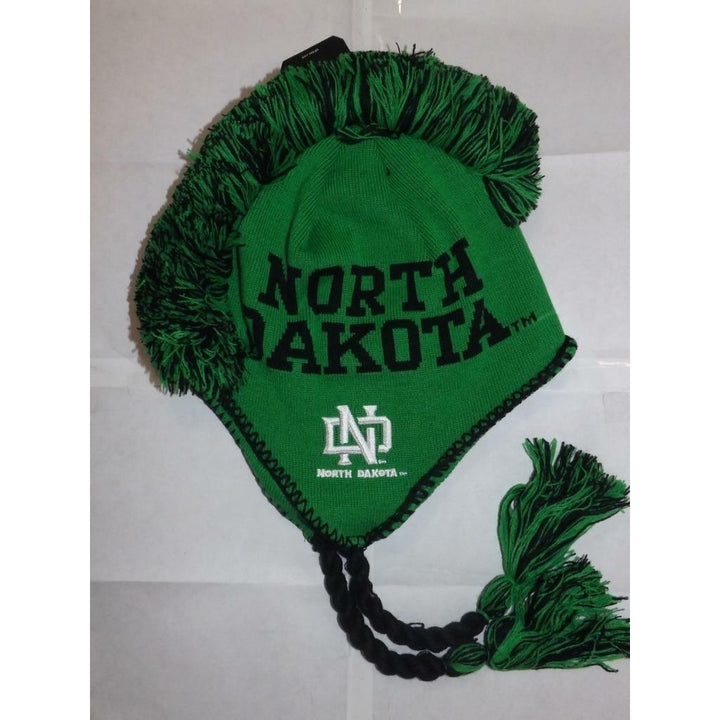 New North Dakota Fighting Hawks Youth Size 8-20 OSFA Adidas Mohawk Beanie Image 2