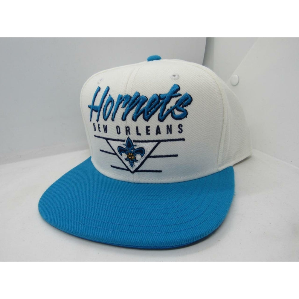 Orleans Hornets Mens Size OSFA Adidas Throwback Snapback Flatbrim Hat 25 Image 2