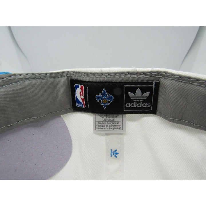 Orleans Hornets Mens Size OSFA Adidas Throwback Snapback Flatbrim Hat 25 Image 4