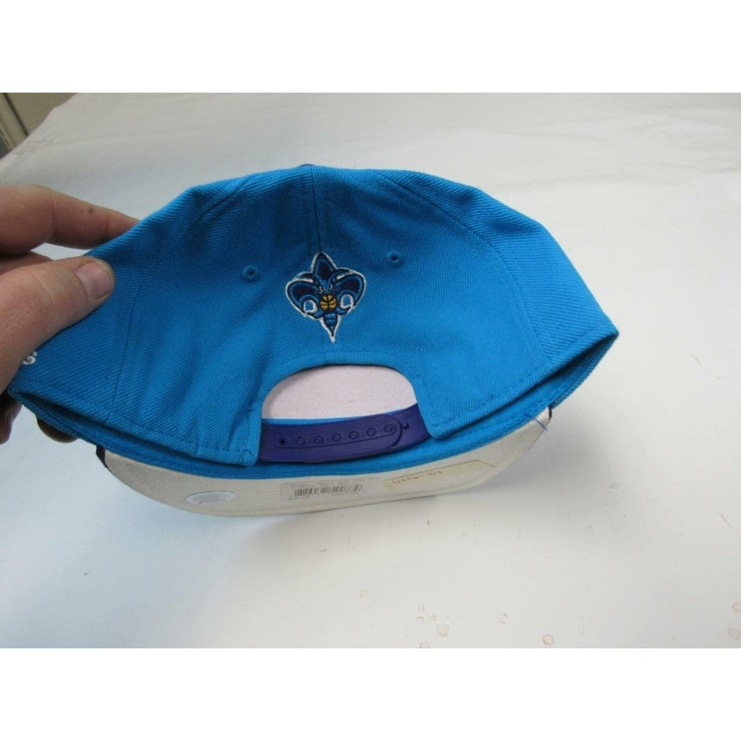 2013 Draft Day  Orleans Hornets Mens OSFA Adidas Snapback Flat Brim Hat 28 Image 4