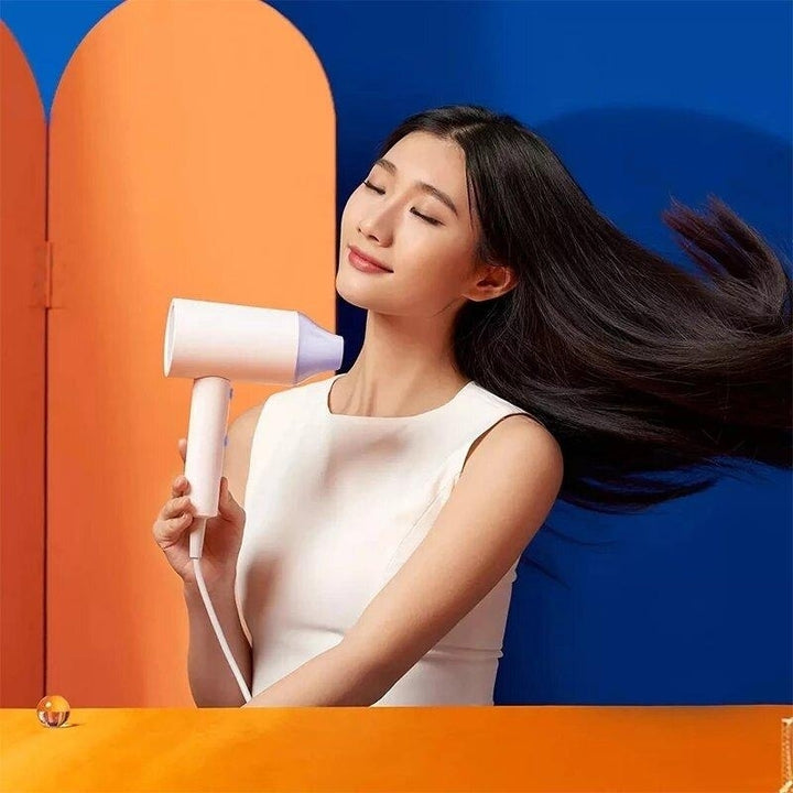 A4-W Folding Hair Dryer Portable Anion Care Hair 1800W Strong Wind Quick Dry Hairdryer Diffuser Blow Dryer 220V Image 3
