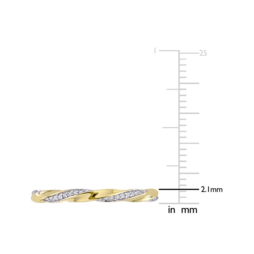 1/4 Carat (ctw) Diamond Twist Eternity Band Ring in 10K Yellow Gold Image 3