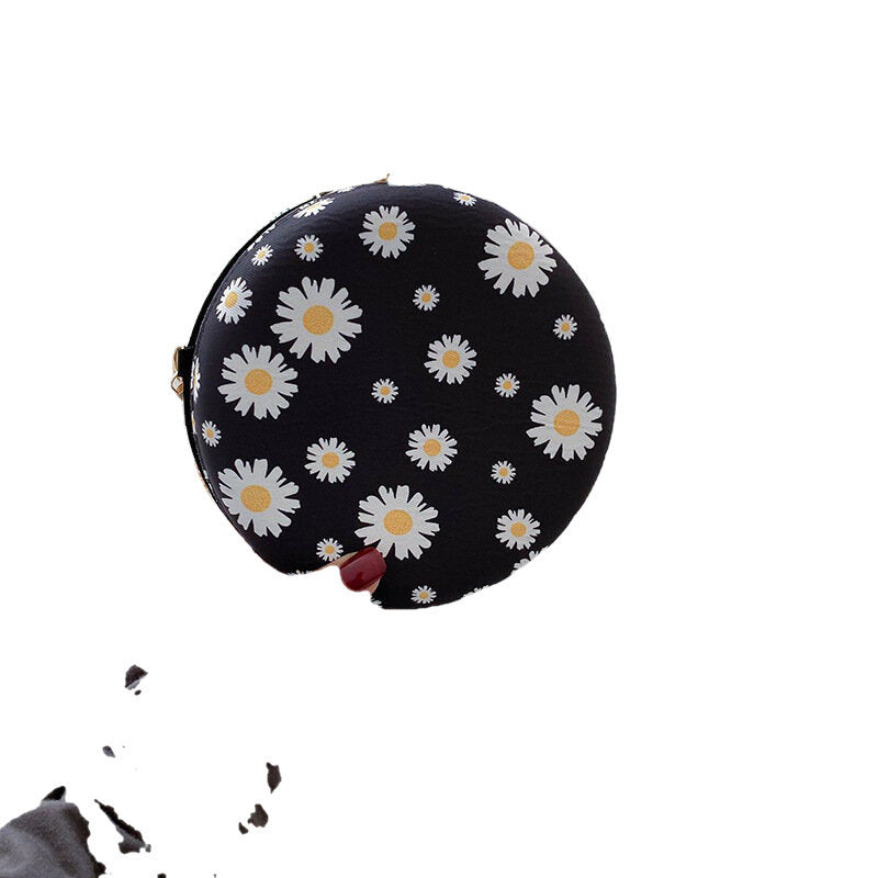 Women Dotted Daisy Printed Chain Shoulder Bag- PPT Image 1