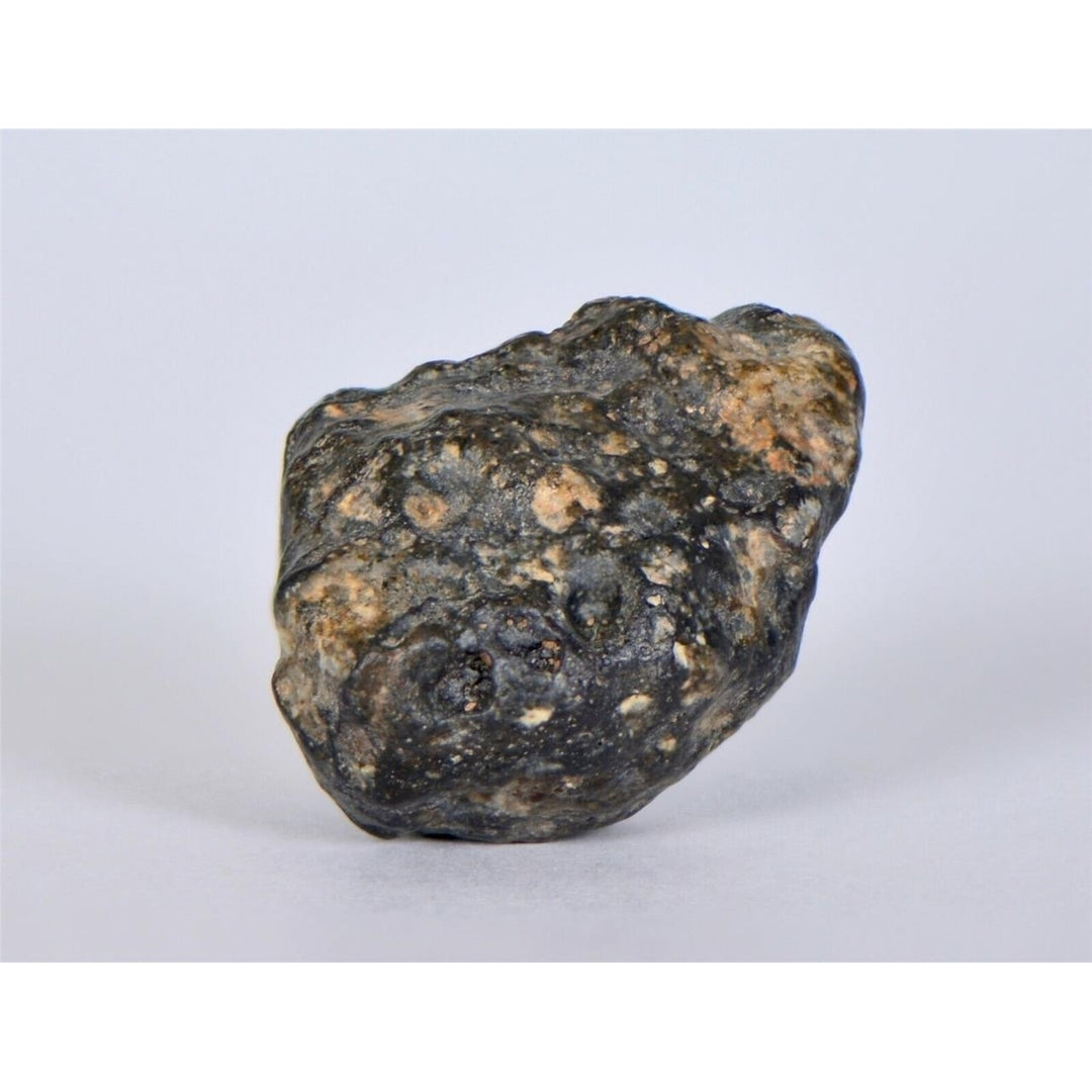 Lunar Meteorite 7.74g I Lunar Breccia I TOUAT 005 - TOP METEORITE Image 2