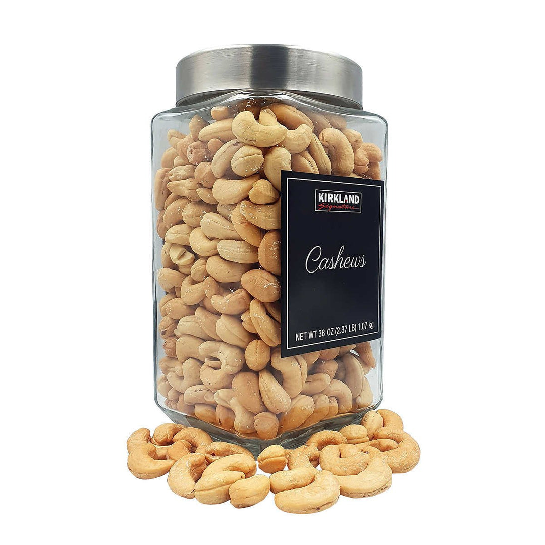 Kirkland Signature Black Label Premier Cashews (38 Ounce) Image 4