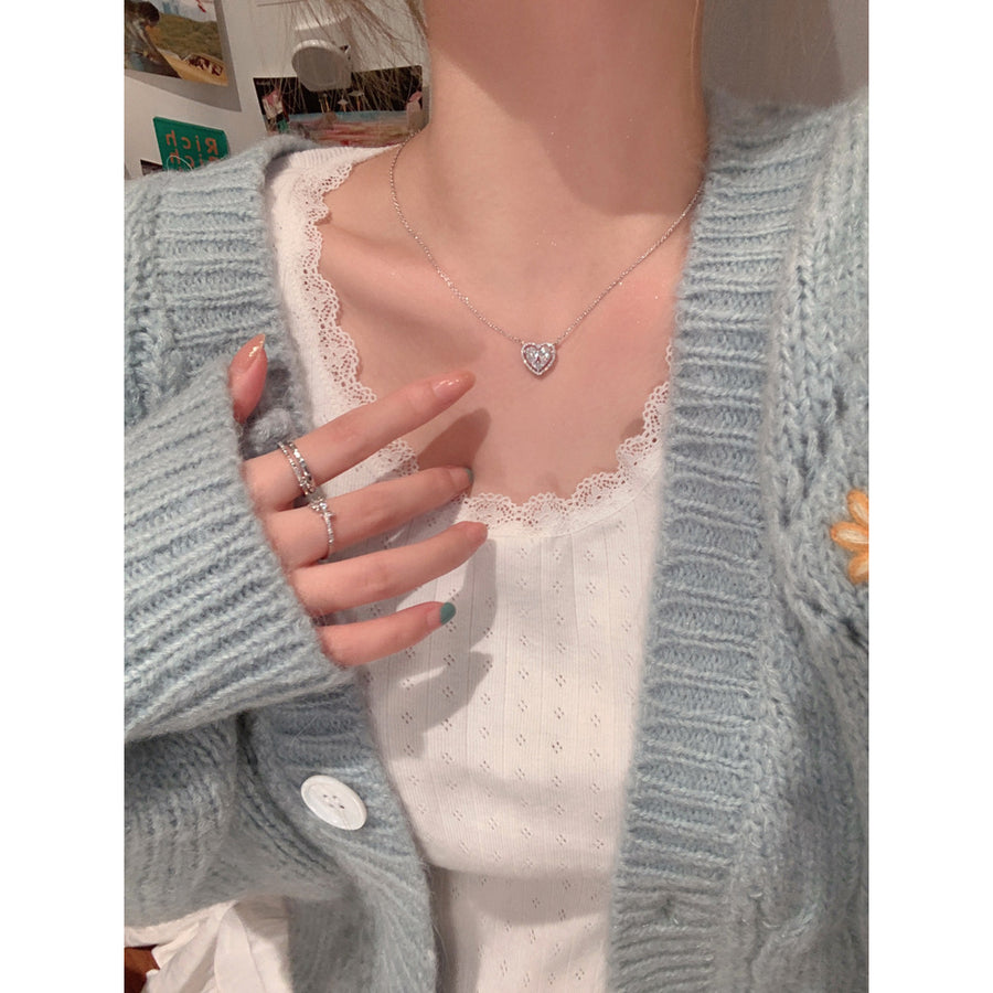 Love hollow necklace female light luxury niche design sense high -grade neck chain accessories X943 Image 1